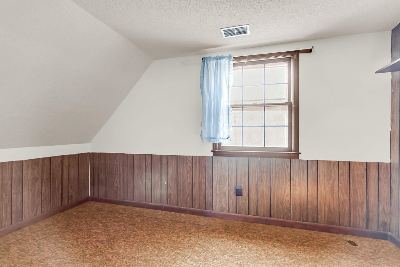 700 Fairington Drive Photo 36