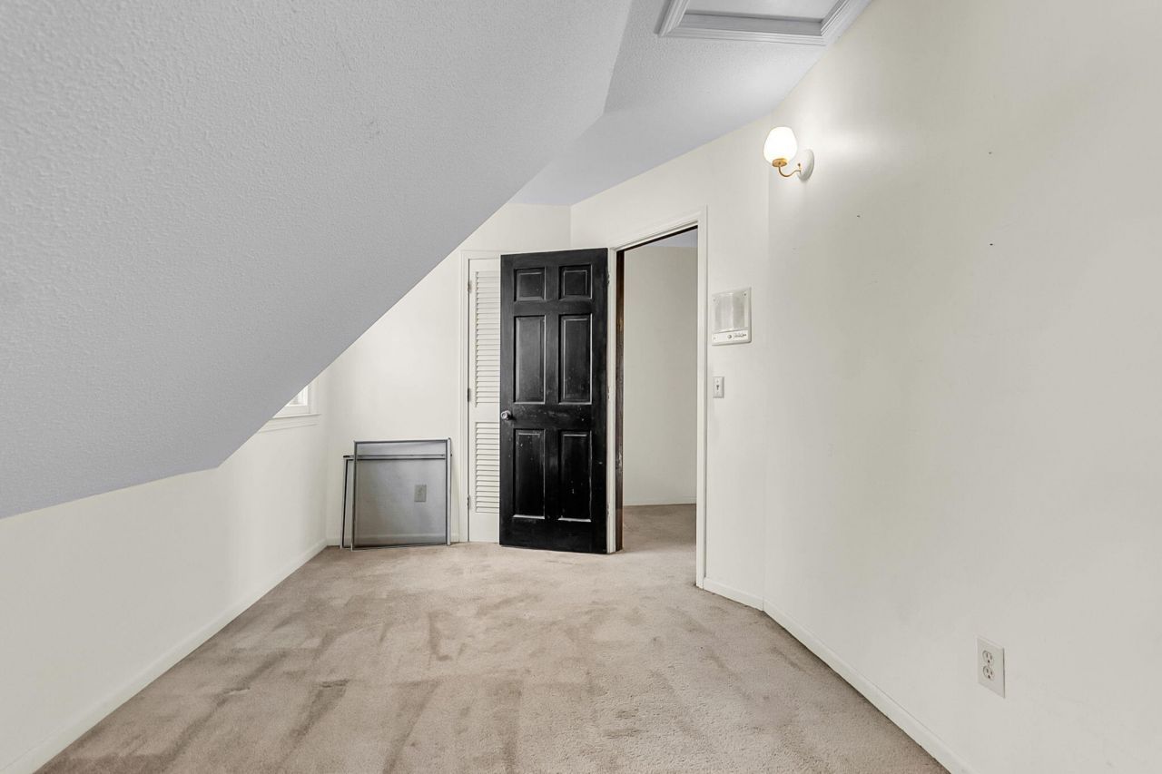 700 Fairington Drive Photo 46