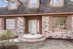 700 Fairington Drive photo 4