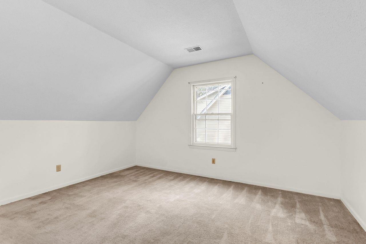 700 Fairington Drive Photo 54