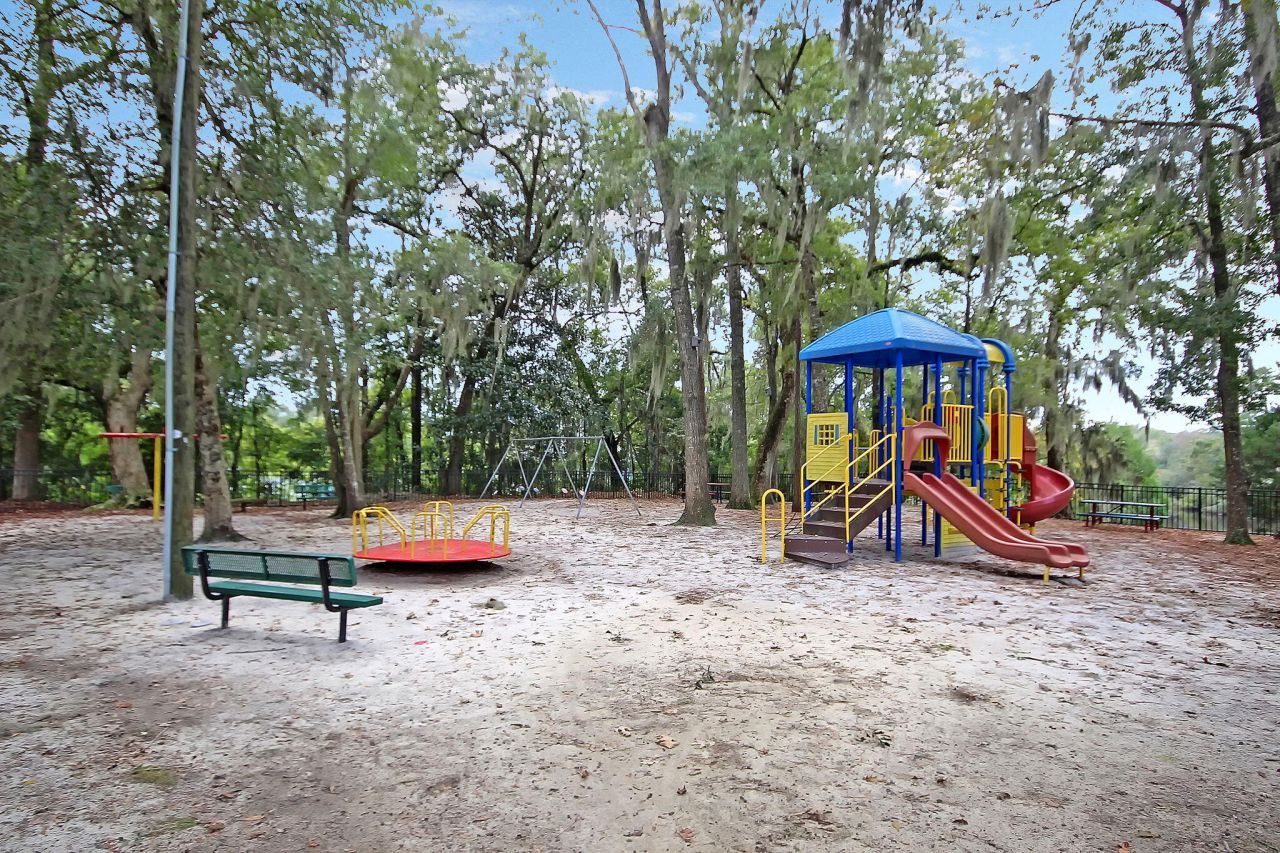 700 Fairington Drive Photo 56