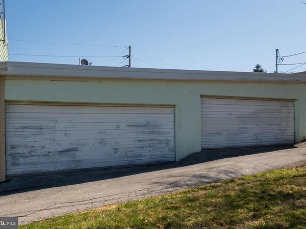 218 R 2ND, WEST READING, PA 19611