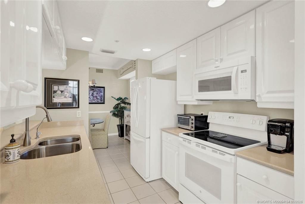 5700 NE Island Cove Way, Unit 4301, Stuart, FL 34996 Photo