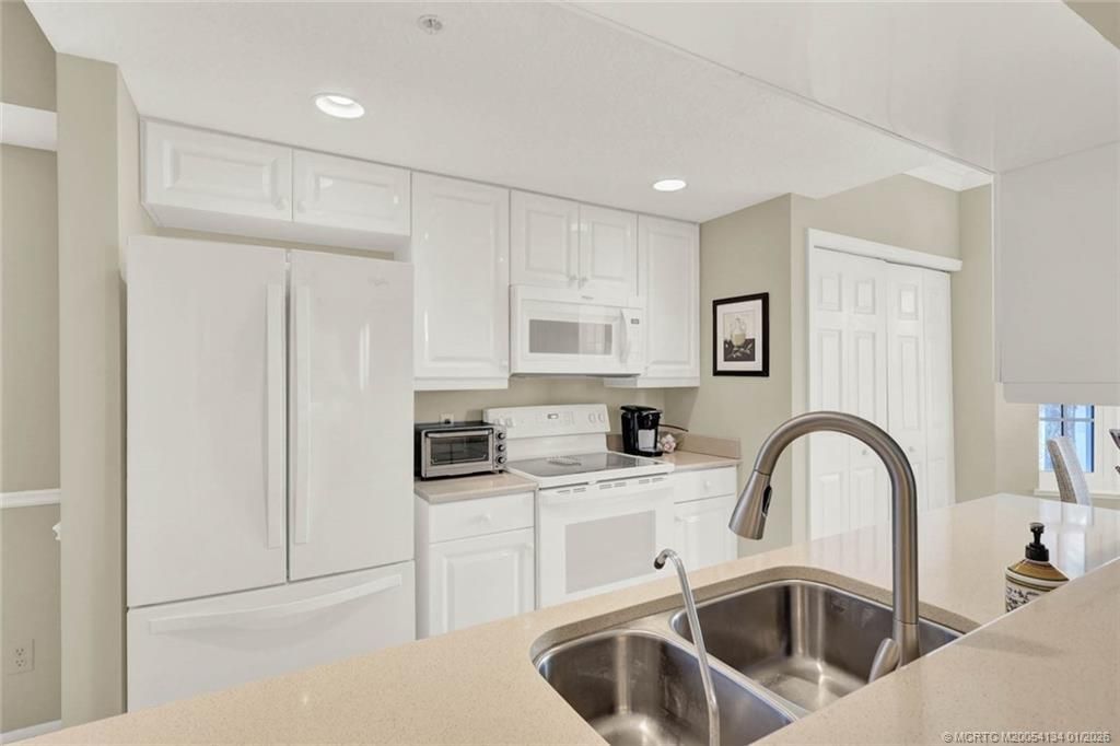 5700 NE Island Cove Way, Unit 4301, Stuart, FL 34996 Photo