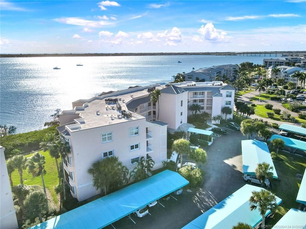 5700 NE Island Cove Way, Unit 4301, Stuart, FL 34996 Photo