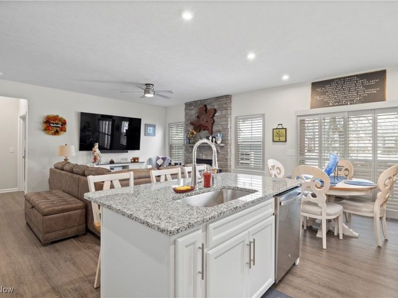 6194 James Drive, Lorain, OH 44053 Photo 4