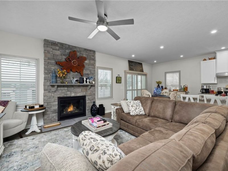 6194 James Drive, Lorain, OH 44053 Photo 5