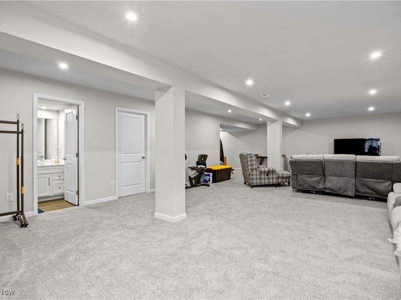 6194 James Drive, Lorain, OH 44053 Photo 7