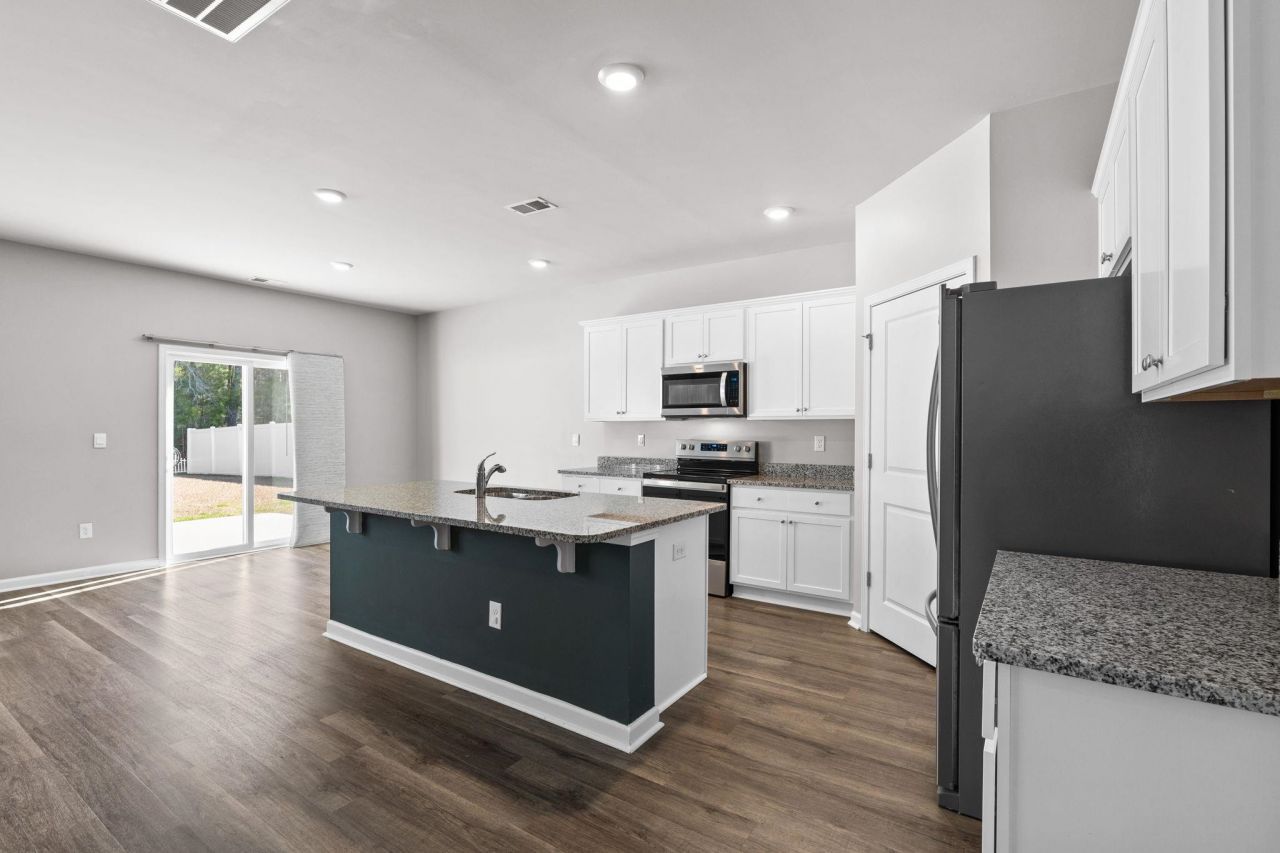 124 Cassina Dr. Photo 6