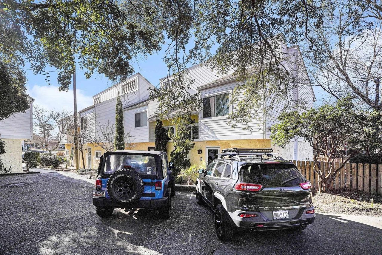 1701 Yaupon Dr. Photo 1