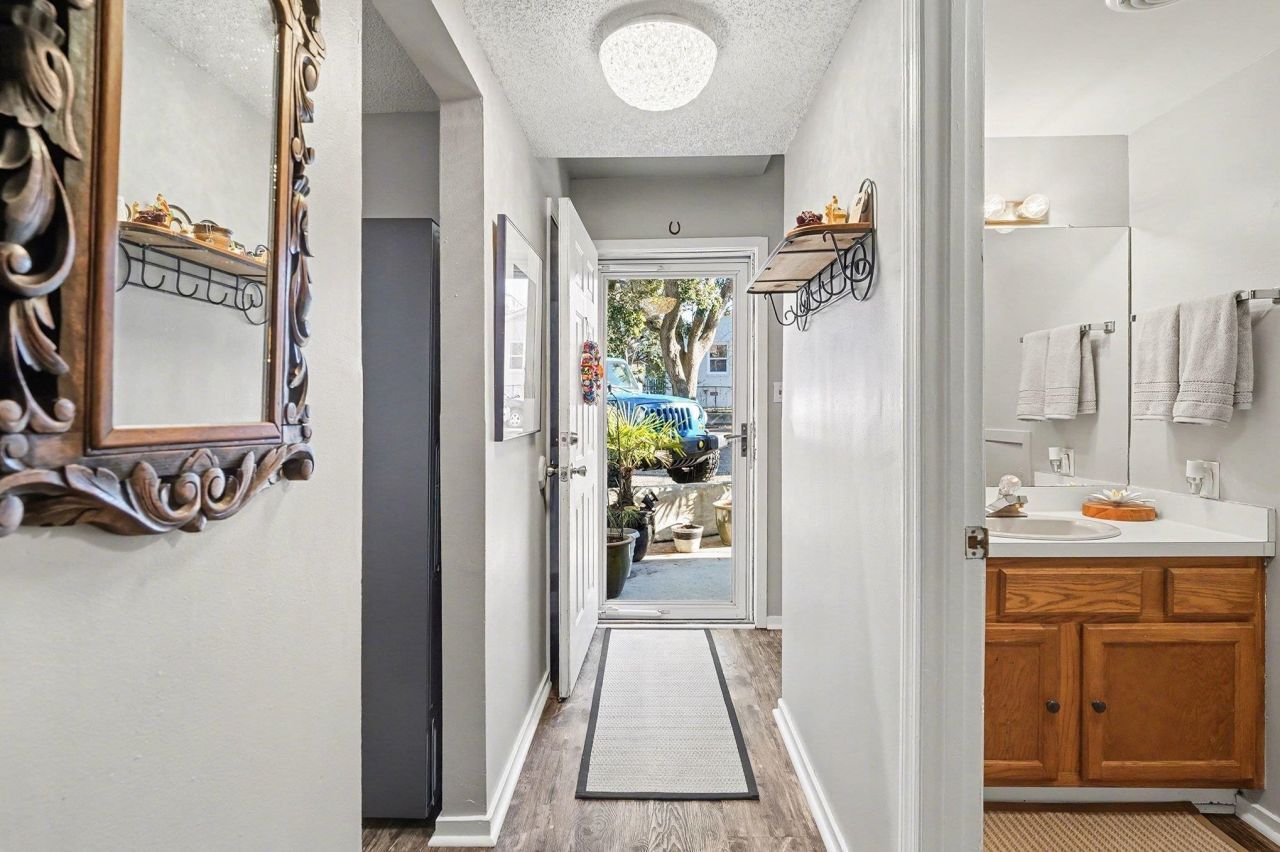 1701 Yaupon Dr. Photo 10