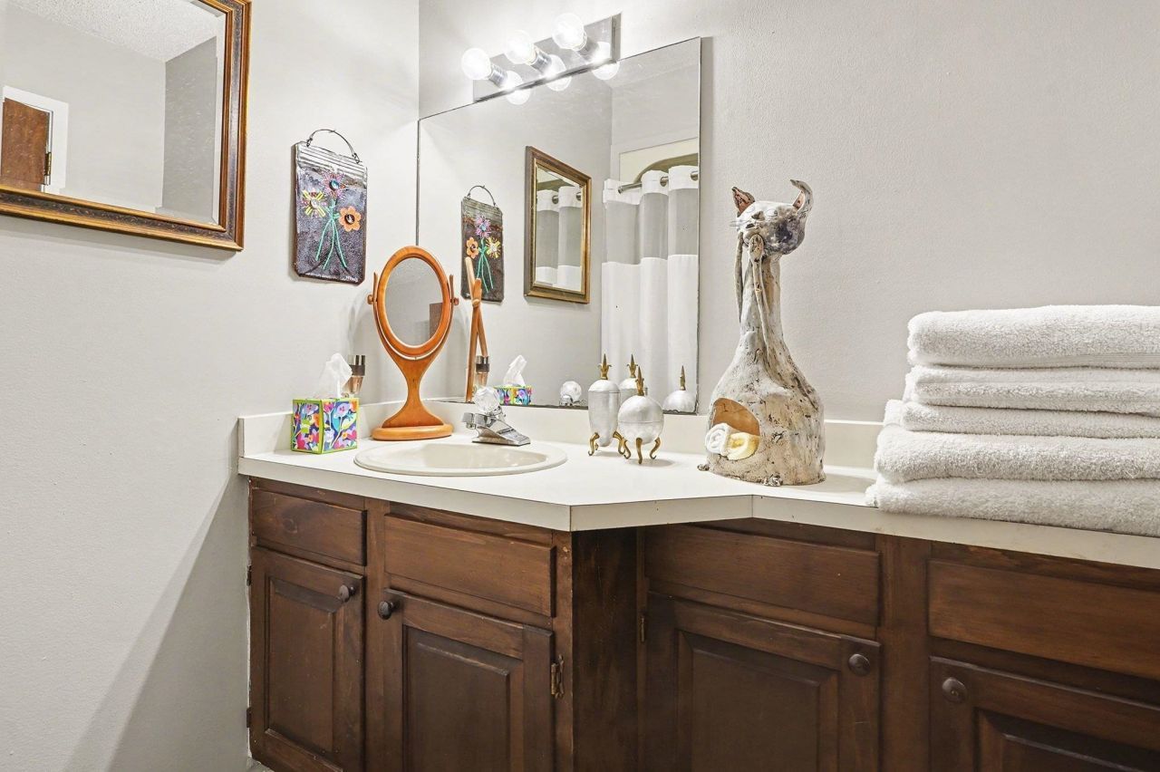 1701 Yaupon Dr. Photo 18