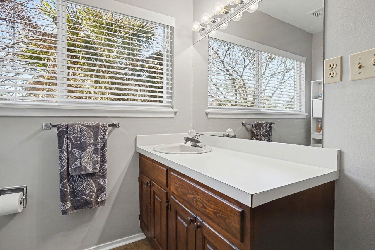 1701 Yaupon Dr. Photo 25