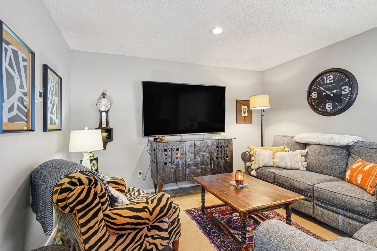 1701 Yaupon Dr. Photo 3