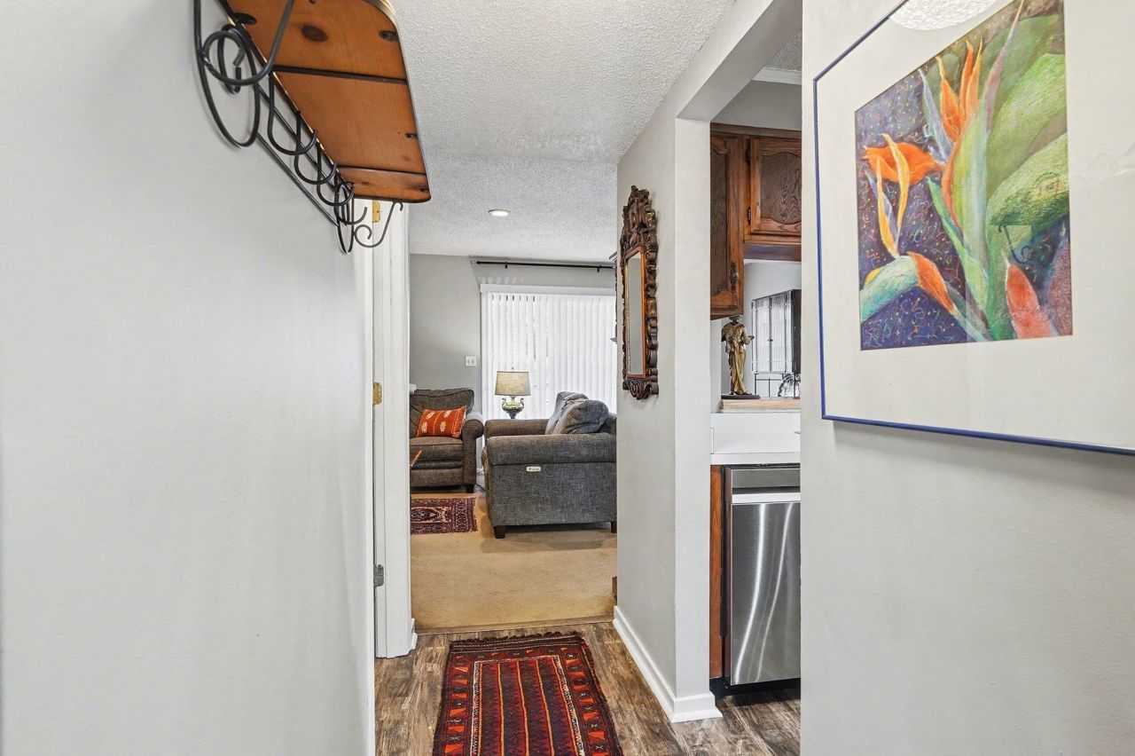 1701 Yaupon Dr. Photo 6