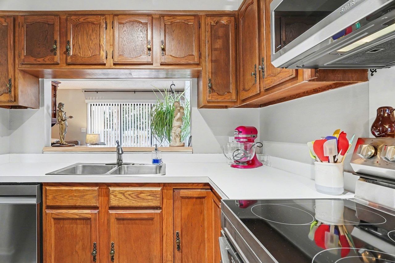 1701 Yaupon Dr. Photo 8