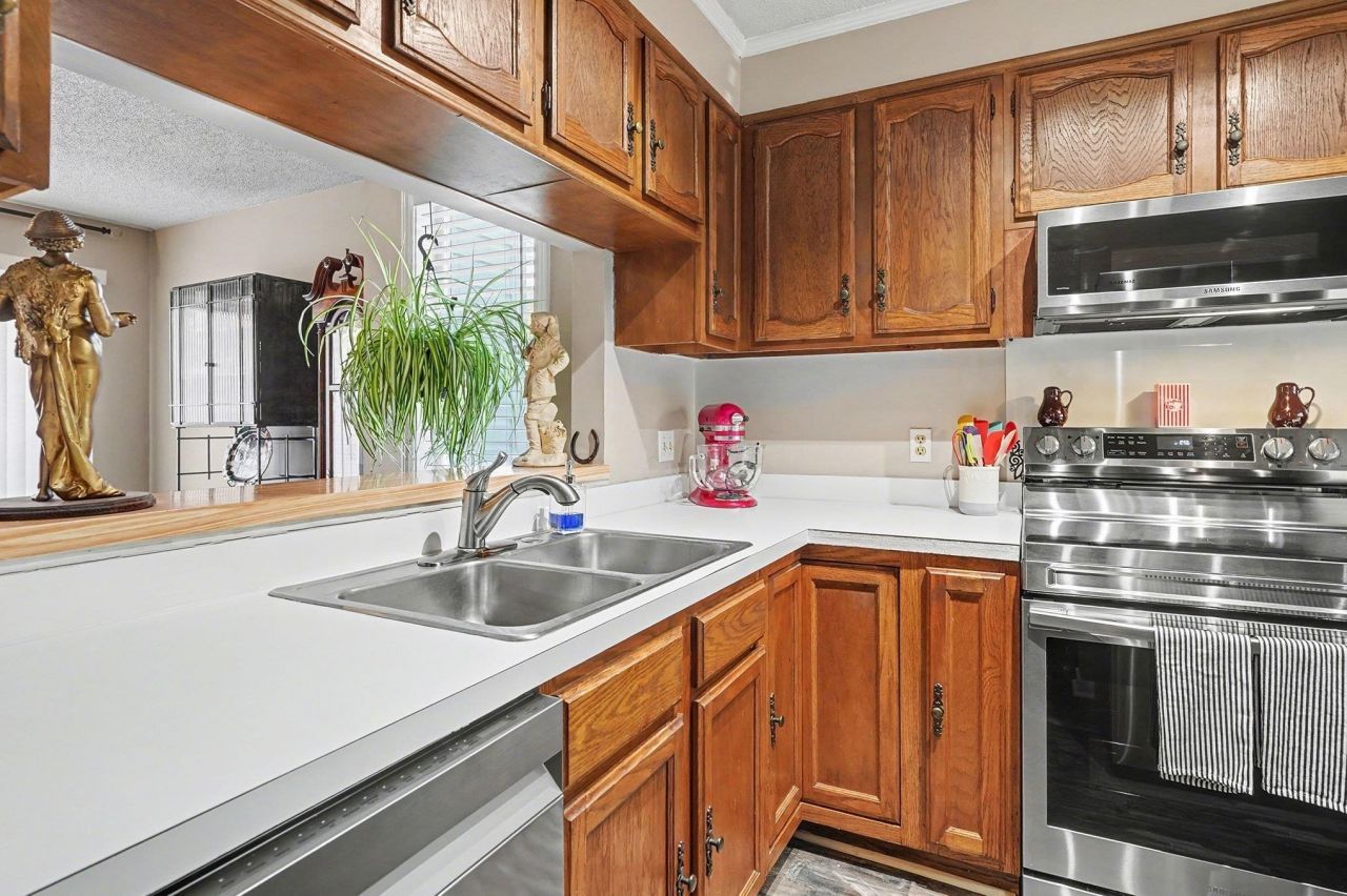 1701 Yaupon Dr. Photo 9