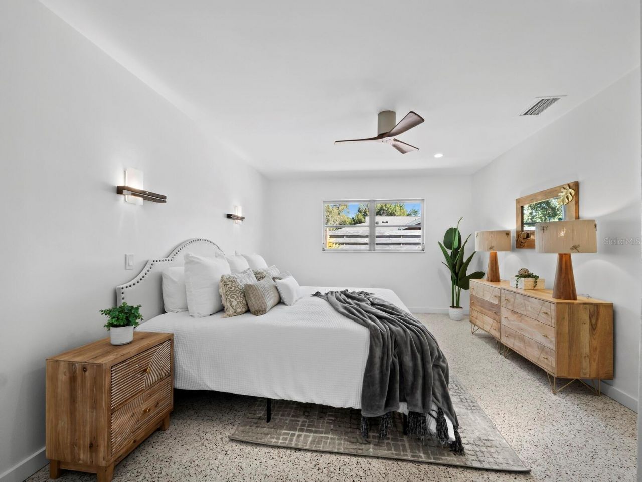 561 Corwood Drive, Sarasota, FL 34234 Photo