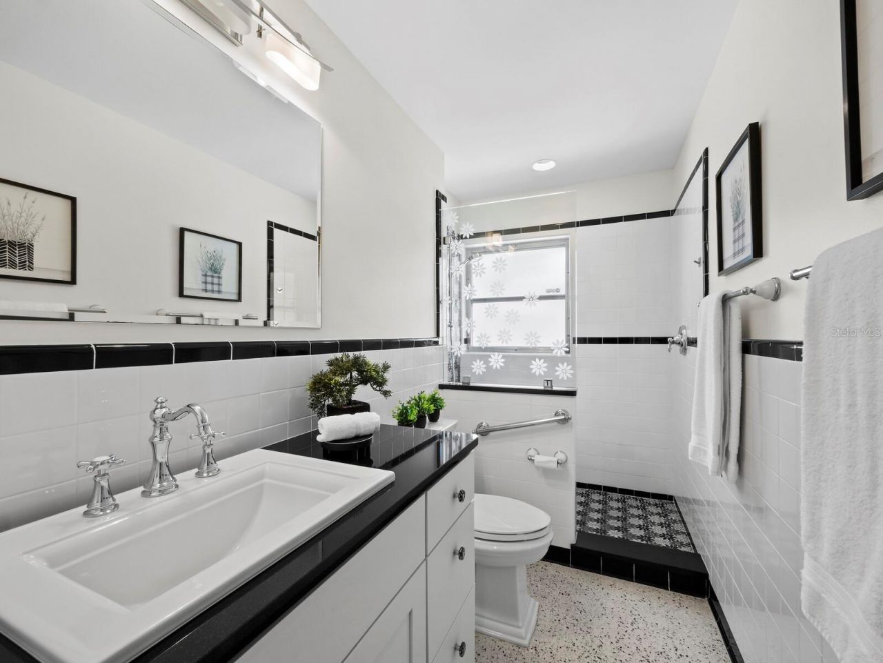 561 Corwood Drive, Sarasota, FL 34234 Photo