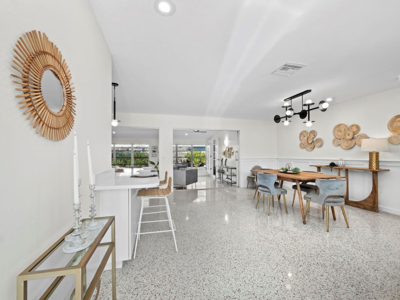 561 Corwood Drive, Sarasota, FL 34234 Photo