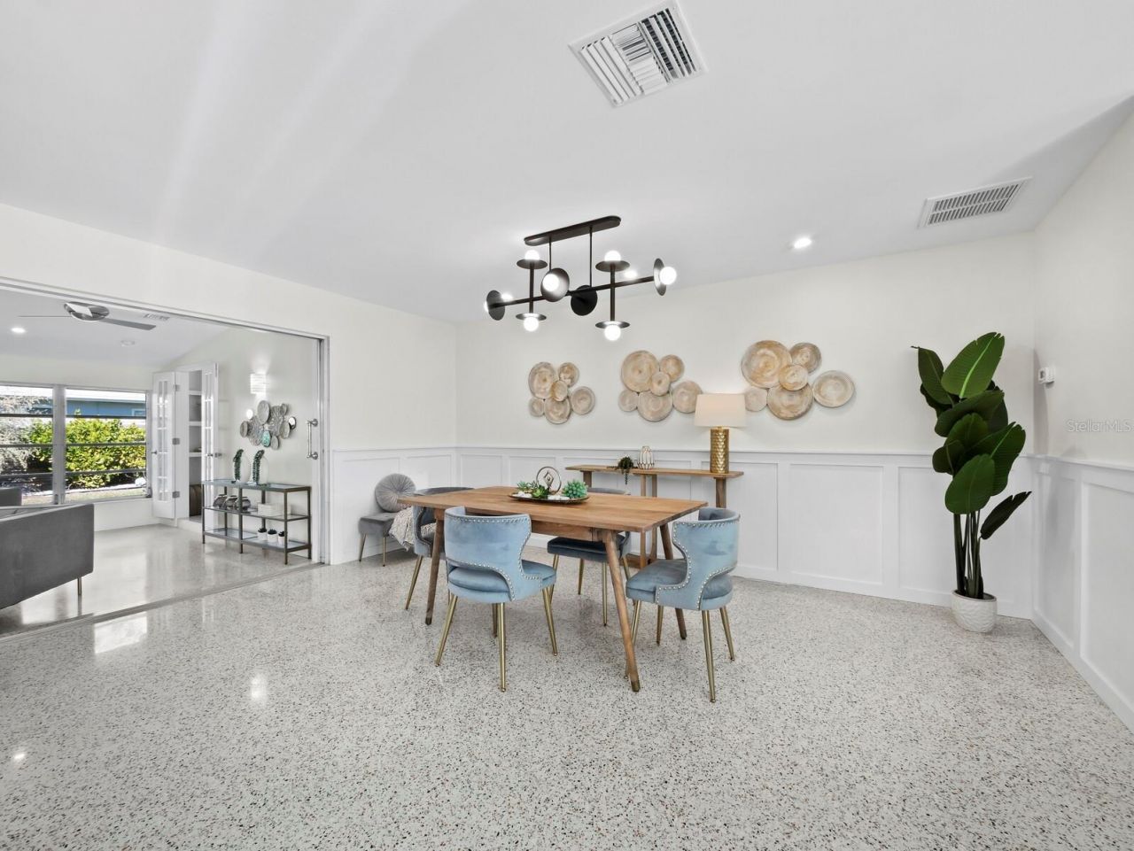 561 Corwood Drive, Sarasota, FL 34234 Photo