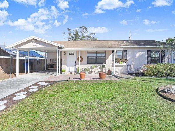 8509 FOXCROFT DRIVE, TAMPA, FL 33615