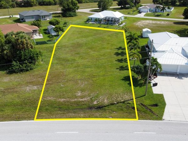 4239 E GATOR CIRCLE, CAPE CORAL, FL 33909