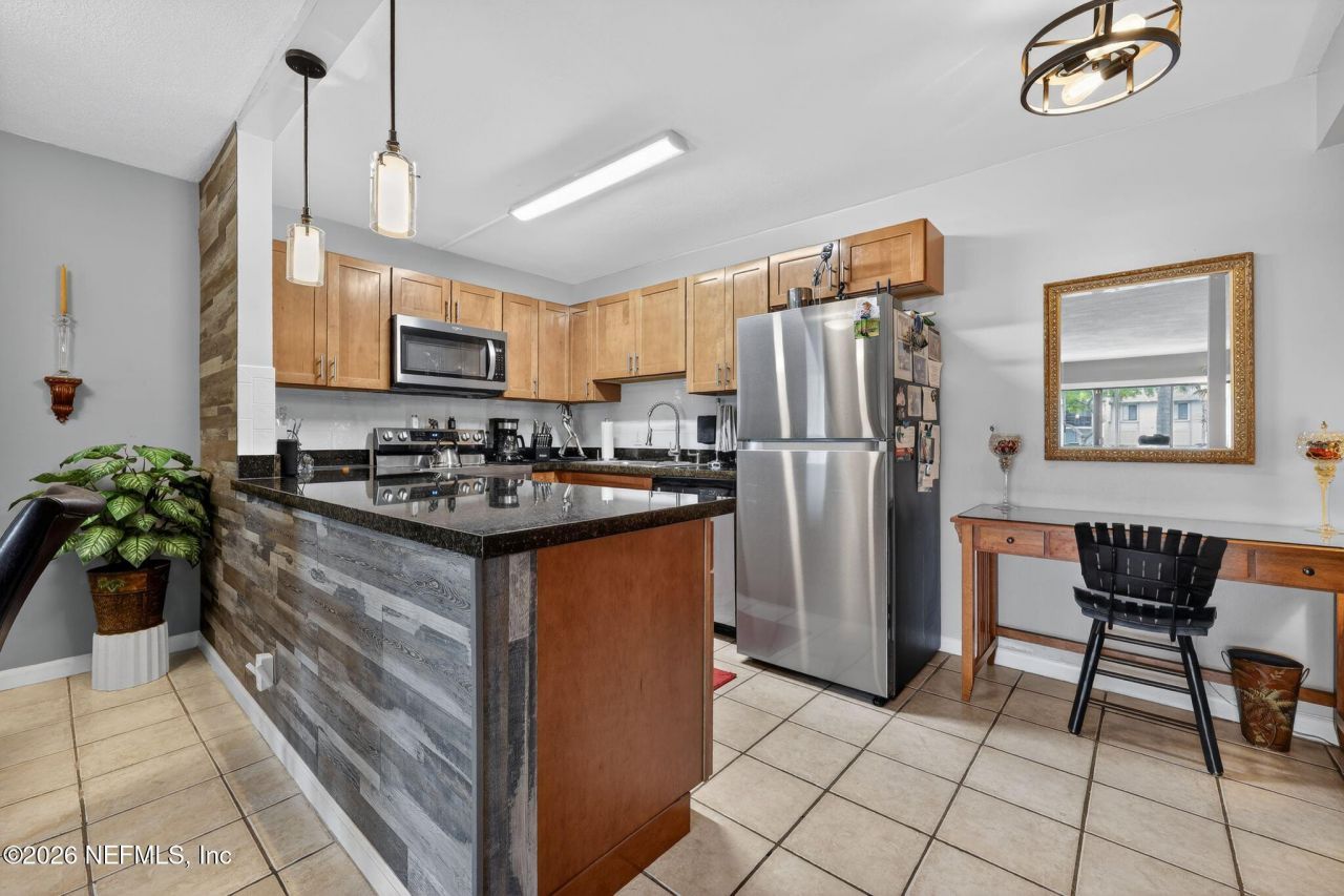 1013 Green Pine Boulevard, Unit D1, West Palm Beach, FL 33409 Photo