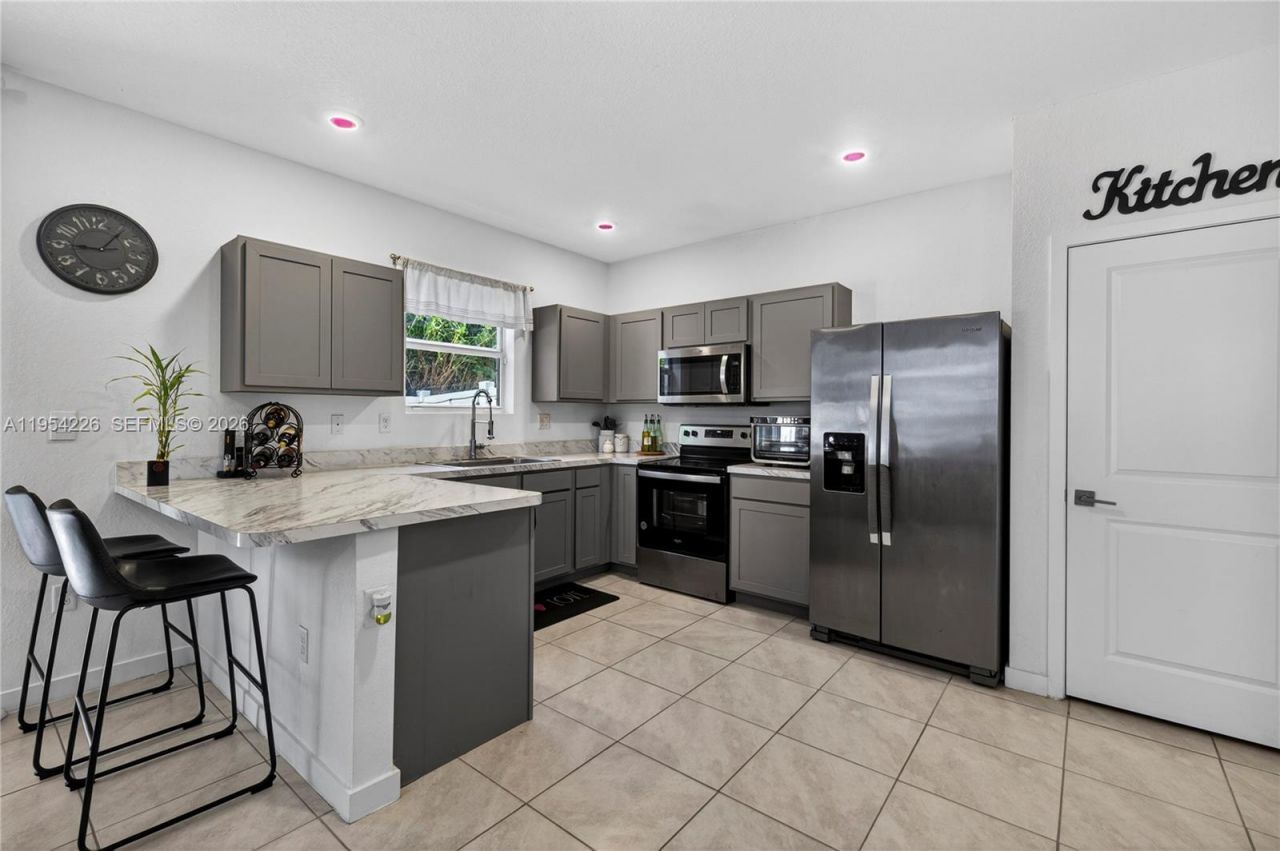 1707 SE 9th Ter, Homestead, FL 33034 Photo