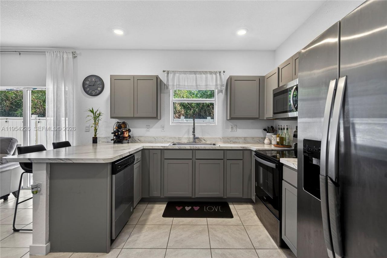 1707 SE 9th Ter, Homestead, FL 33034 Photo