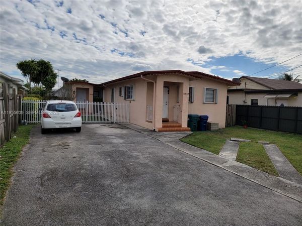 11048 SW 2nd St, Sweetwater, FL 33174