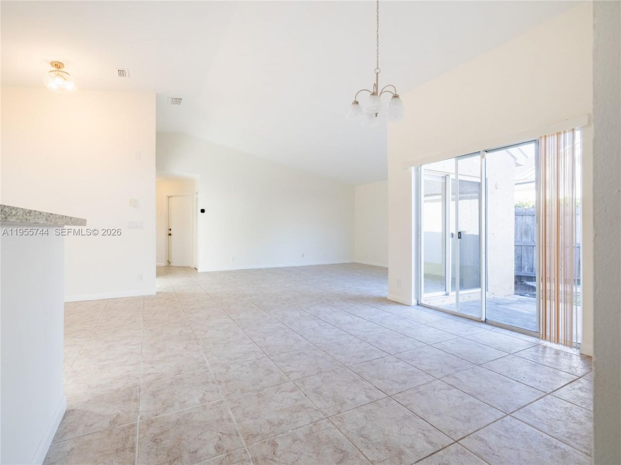 200 W Riverbend Dr, Sunrise, FL 33326 Photo