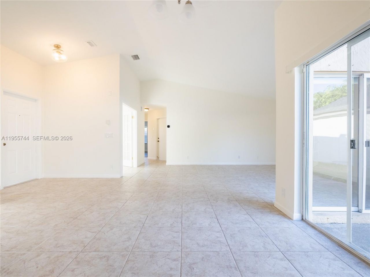 200 W Riverbend Dr, Sunrise, FL 33326 Photo