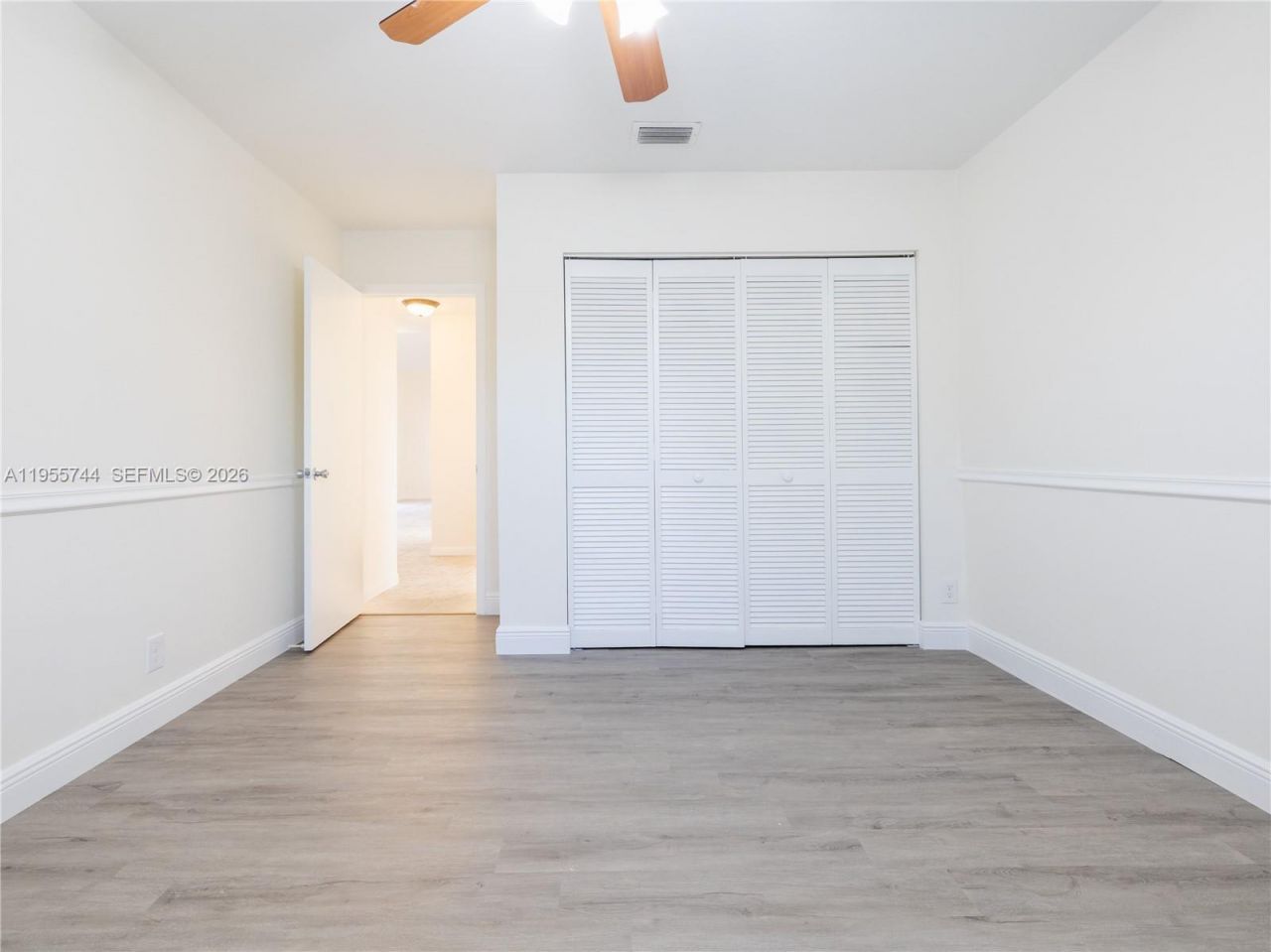 200 W Riverbend Dr, Sunrise, FL 33326 Photo