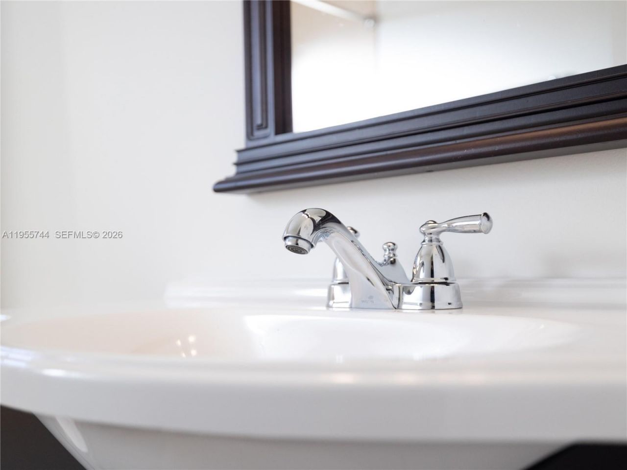 200 W Riverbend Dr, Sunrise, FL 33326 Photo