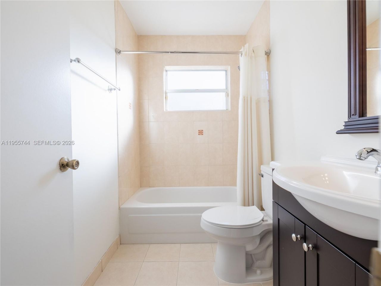 200 W Riverbend Dr, Sunrise, FL 33326 Photo