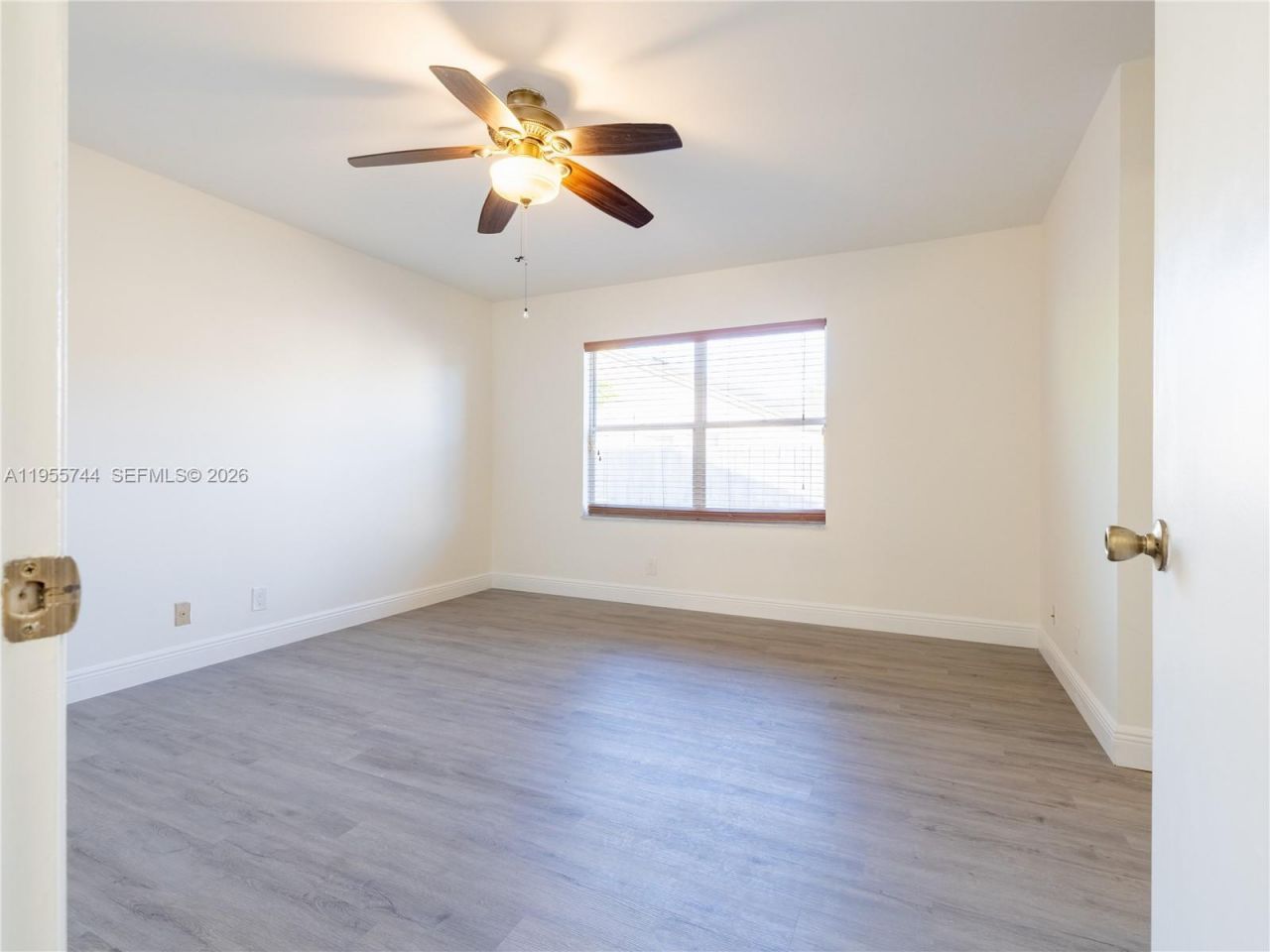 200 W Riverbend Dr, Sunrise, FL 33326 Photo