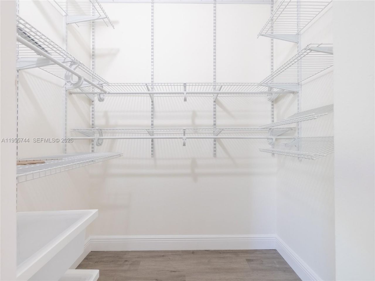 200 W Riverbend Dr, Sunrise, FL 33326 Photo