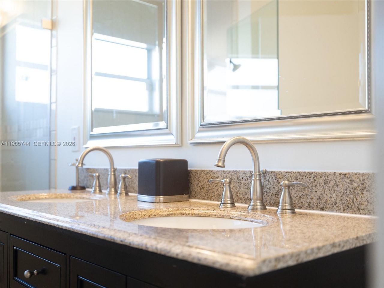 200 W Riverbend Dr, Sunrise, FL 33326 Photo