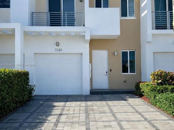 7220 NW 103rd Path, Unit 7220, Doral, FL 33178