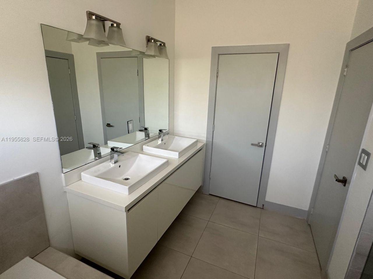 7220 NW 103rd Path, Unit 7220, Doral, FL 33178 Photo