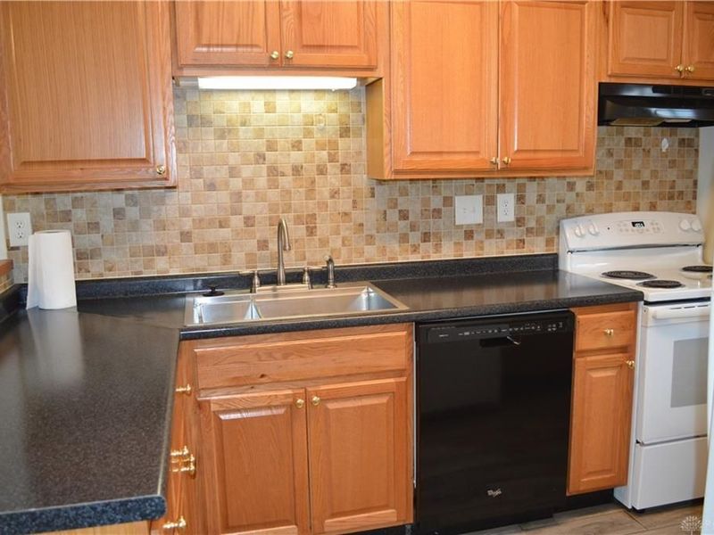 8338 Woodgrove Court, Washington Township, OH 45458 Photo 5