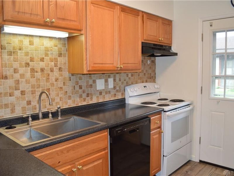 8338 Woodgrove Court, Washington Township, OH 45458 Photo 6