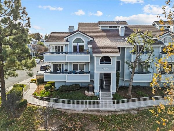 20305 Rue Crevier, Unit 585, Canyon Country, CA 91351