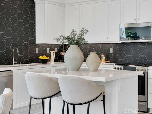 1669 W Lincoln Avenue, Unit 102, Anaheim, CA 92801