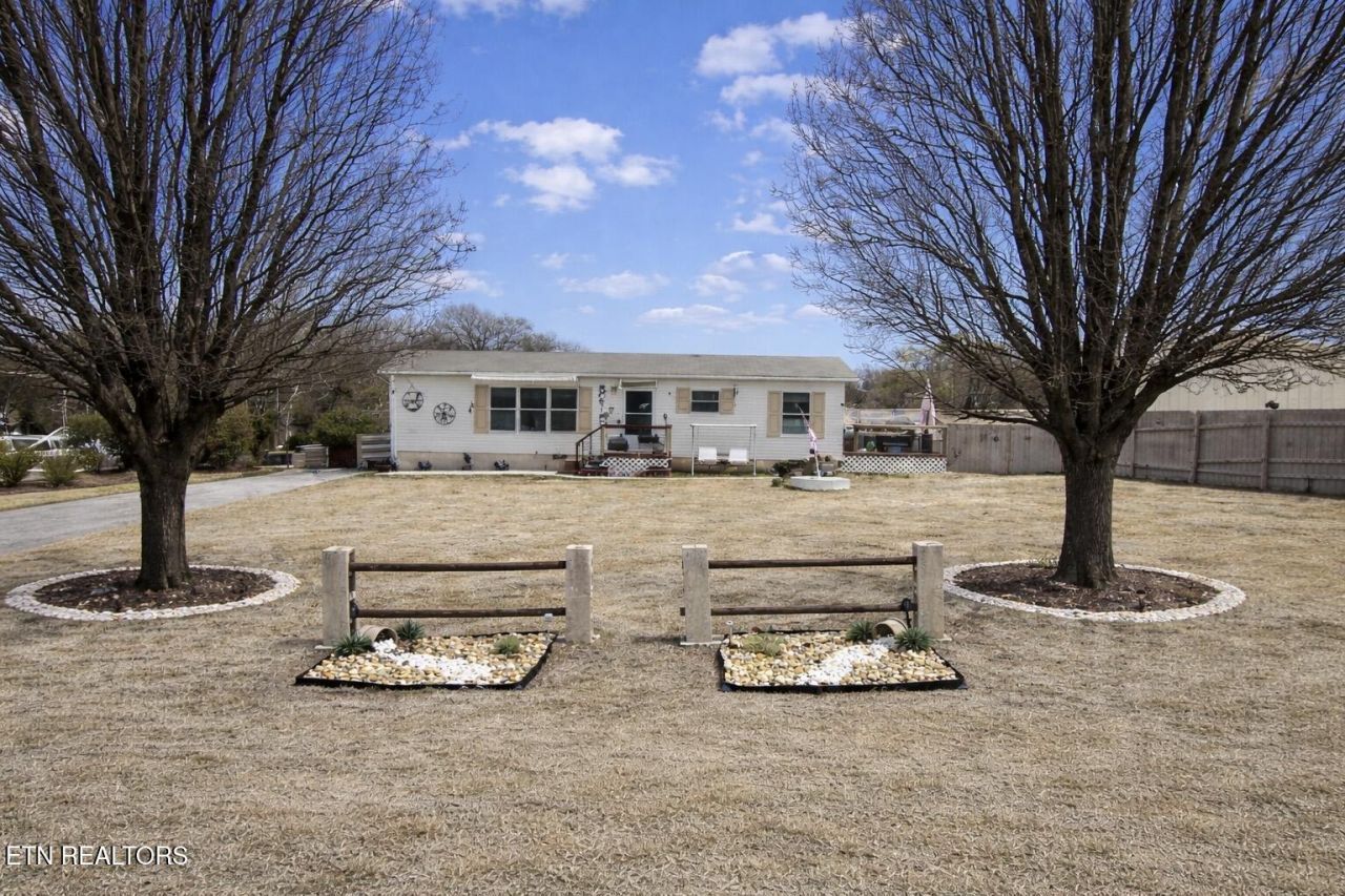 818 Fair Street St, Sweetwater, TN 37874 Main Photo