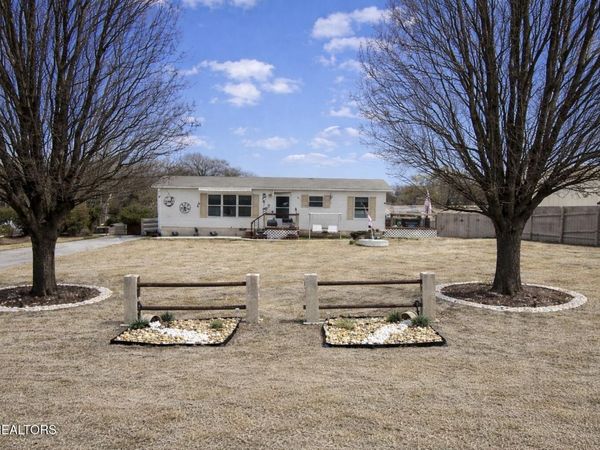 818 Fair Street St, Sweetwater, TN 37874