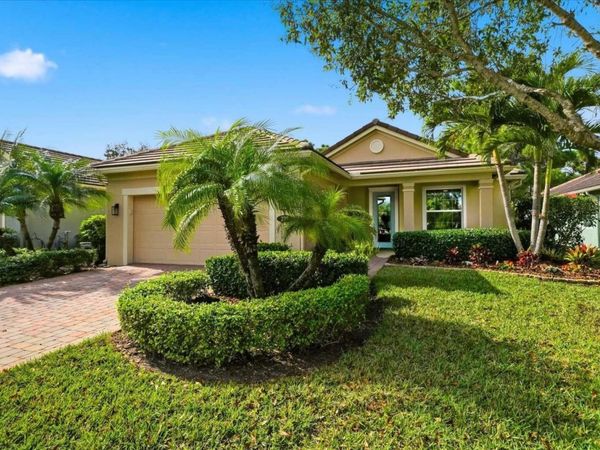 235 11th Square, Vero Beach, FL 32962