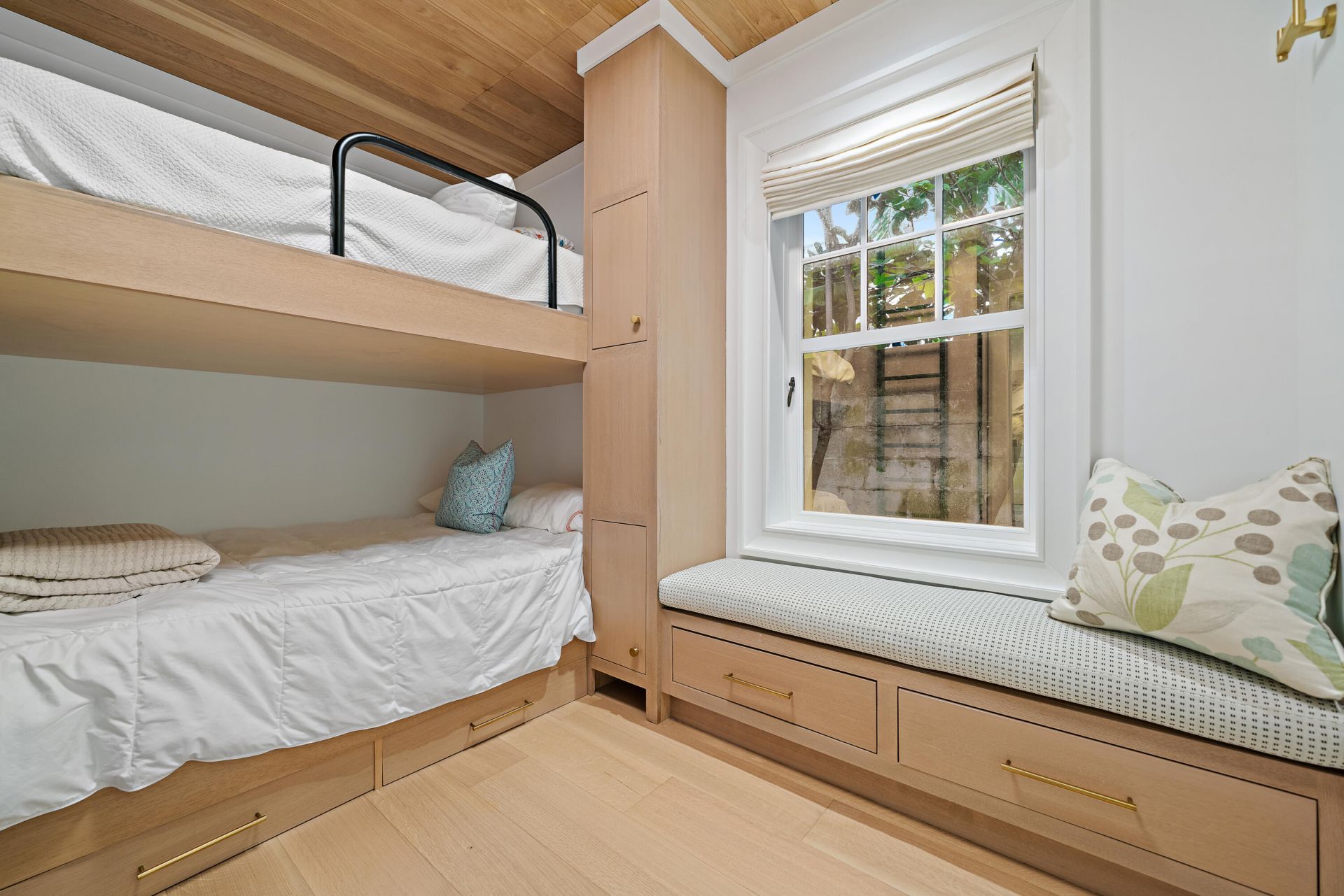 160 Chilean Avenue, Palm Beach, FL 33480 Photo