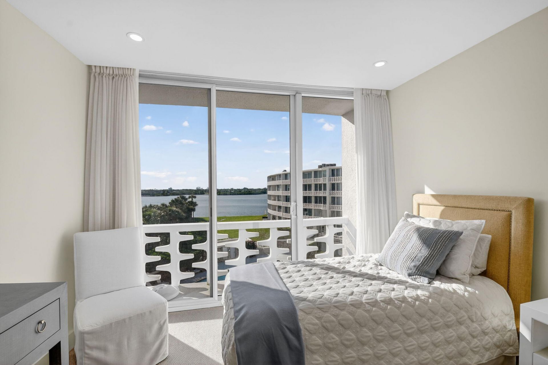 2760 S Ocean Boulevard, Unit 417, Palm Beach, FL 33480 Photo